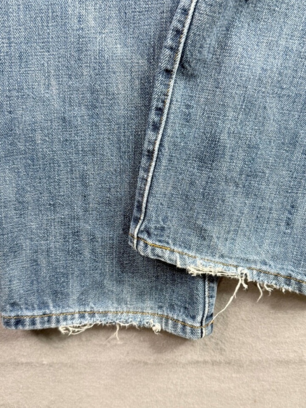 Levi’s 501 Jeans Mens 32x31 Blue Medium Wash Straight Leg Button Fly Denim - Picture 9 of 9